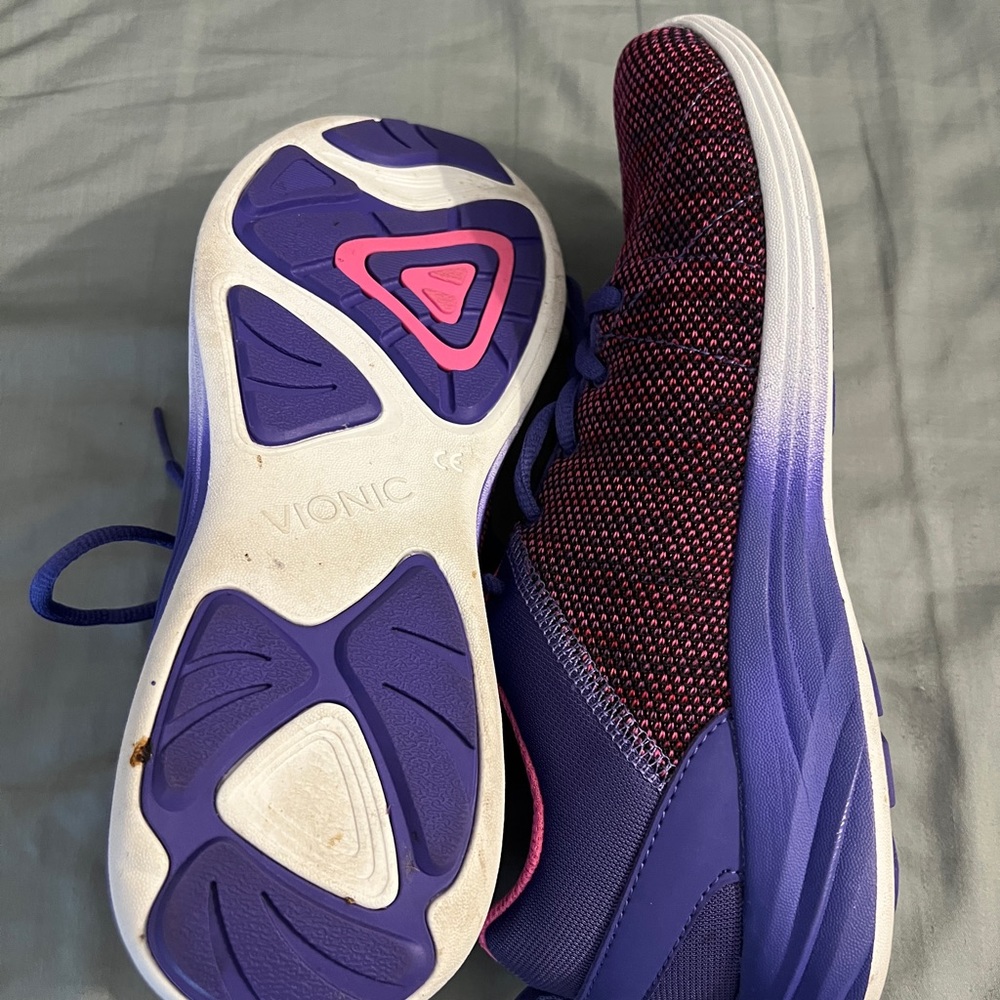 Vionic sneakers - Picture 3 of 4